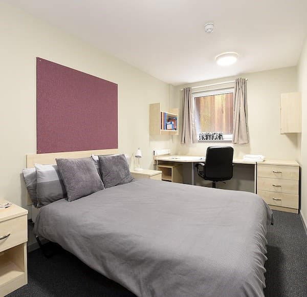 One Bed Apartment Silver - 1