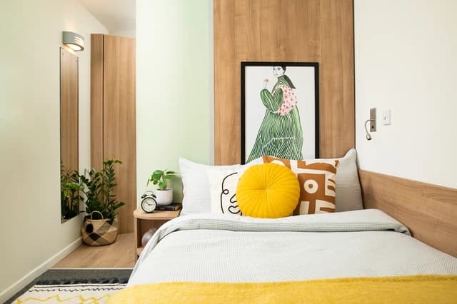 Large Highest Double En-Suite - 1