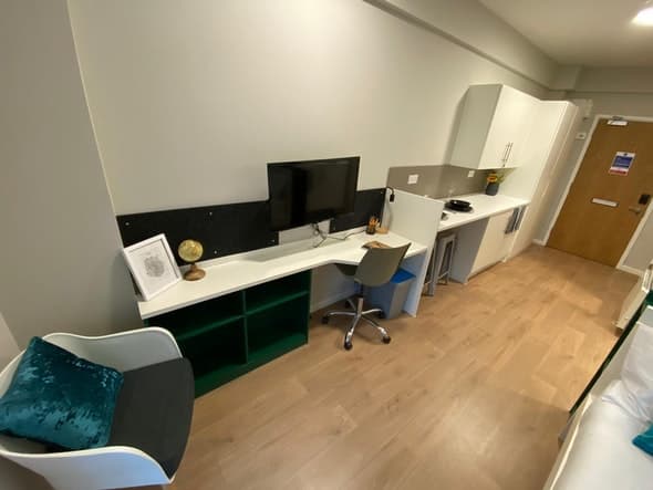 Studio Bronze - 4