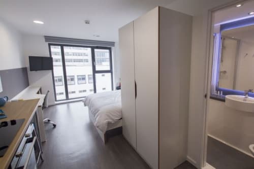 Studio Platinum - 4