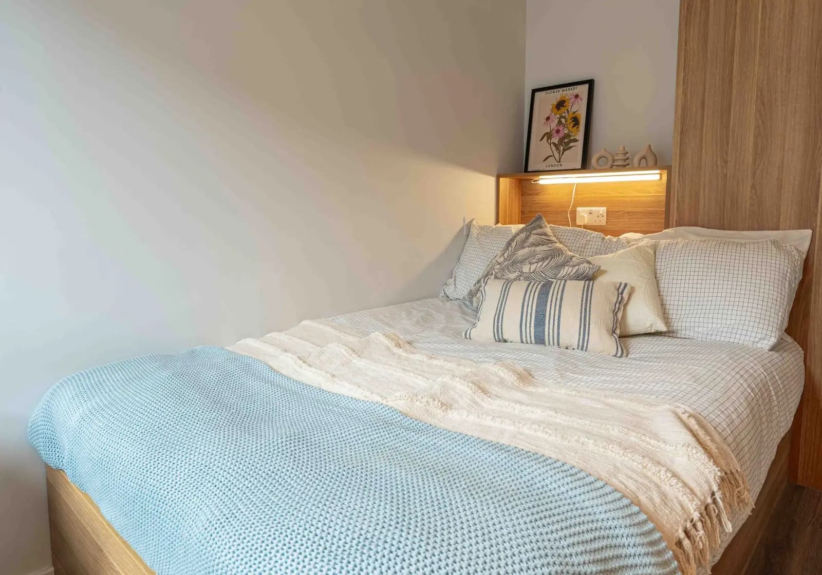 Bronze En-Suite Plus-2627 - 2