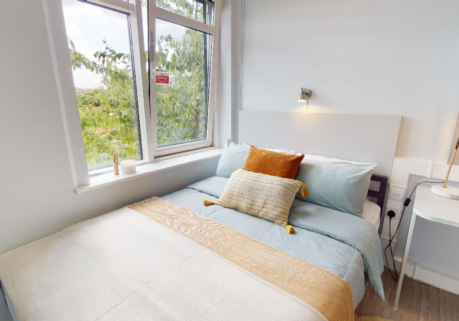 Bronze En-Suite Plus - 1