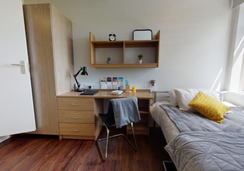 Silver En-Suite - 5