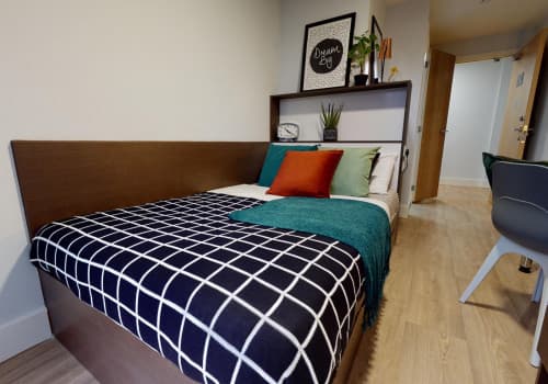 Silver En-Suite - 1
