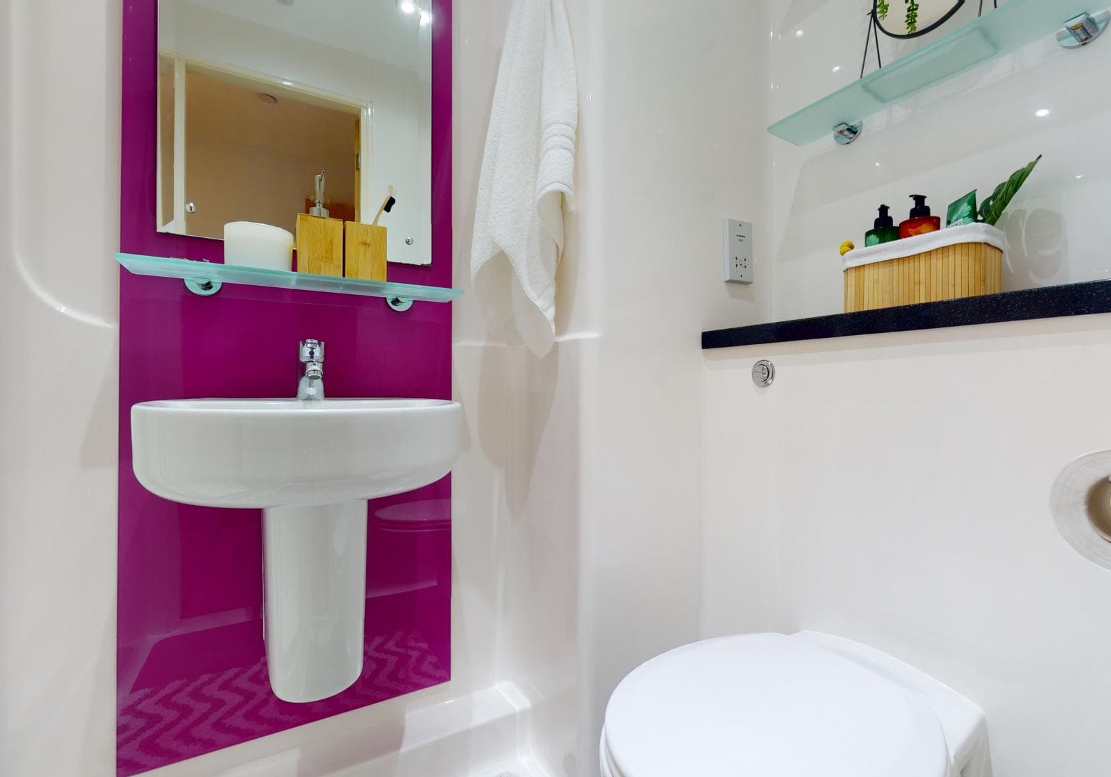 Platinum En-Suite Premium - 4