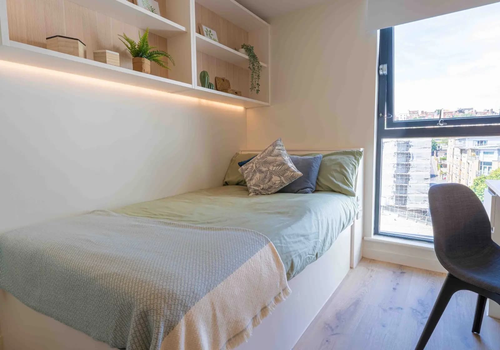 Gold En-Suite Plus - 1