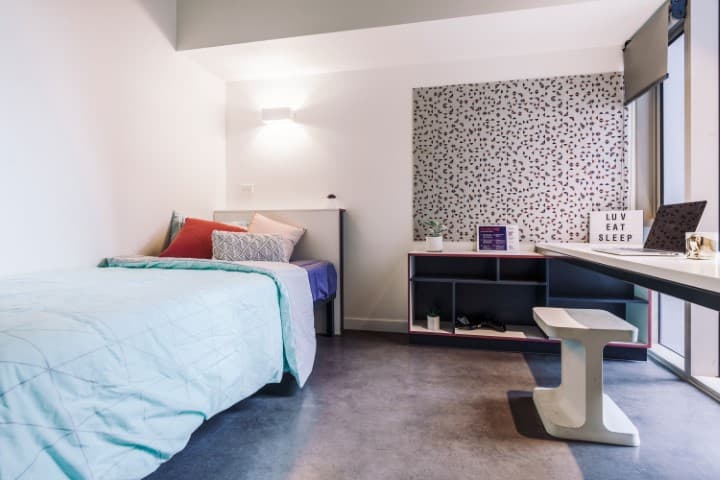 5-Bedroom Queen - 1