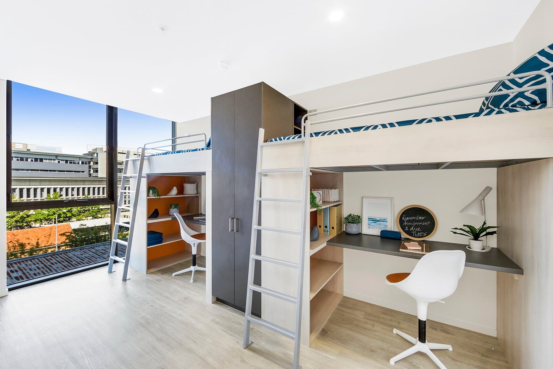 King Single Bed With Twin Mix Apartment With Views - 17