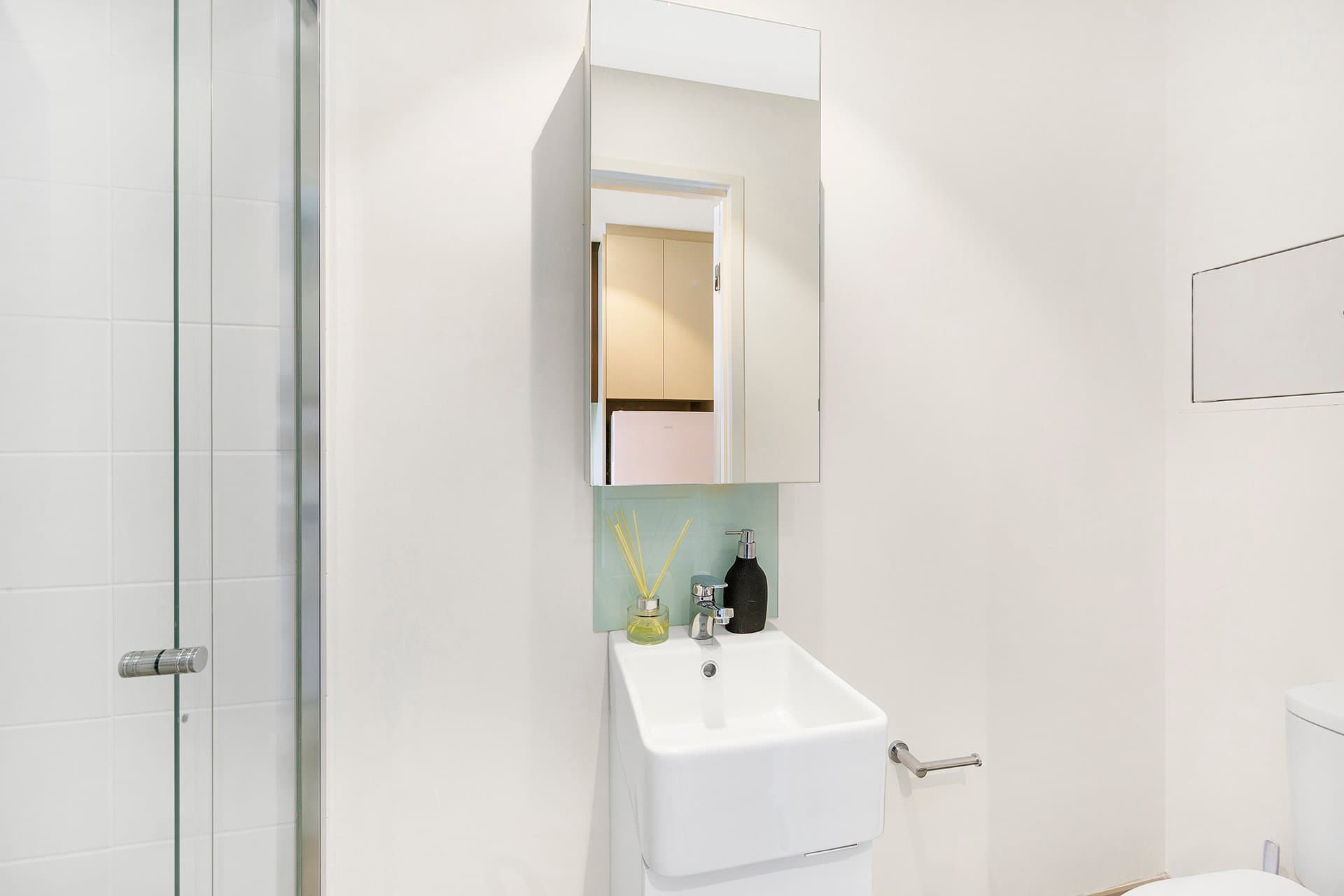 King Single Bed With Twin Mix Apartment With Views - 31