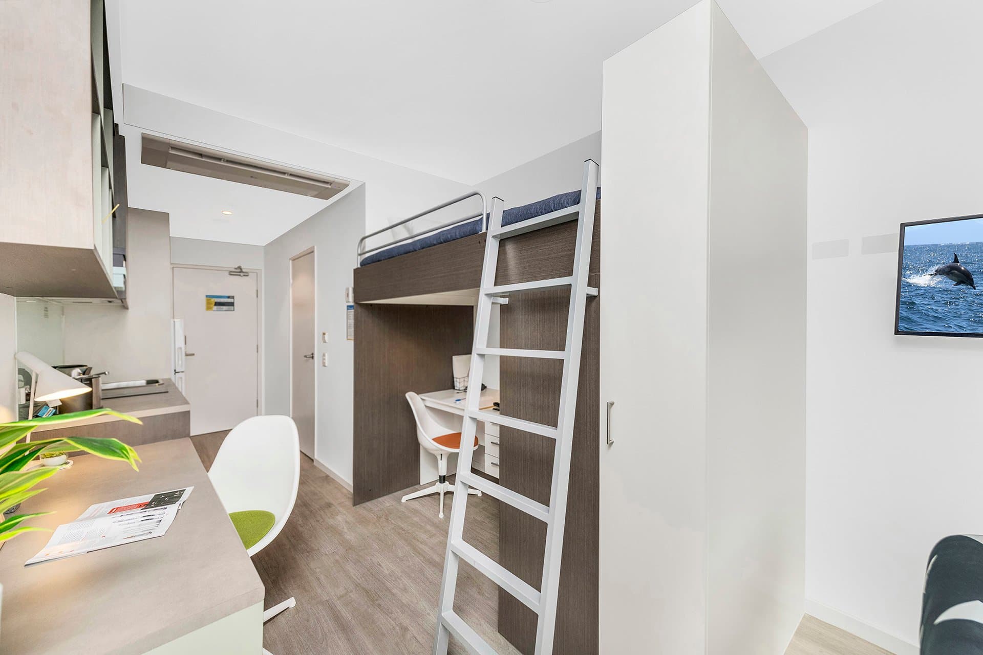 King Single Bed With Twin Mix Apartment With Views - 26