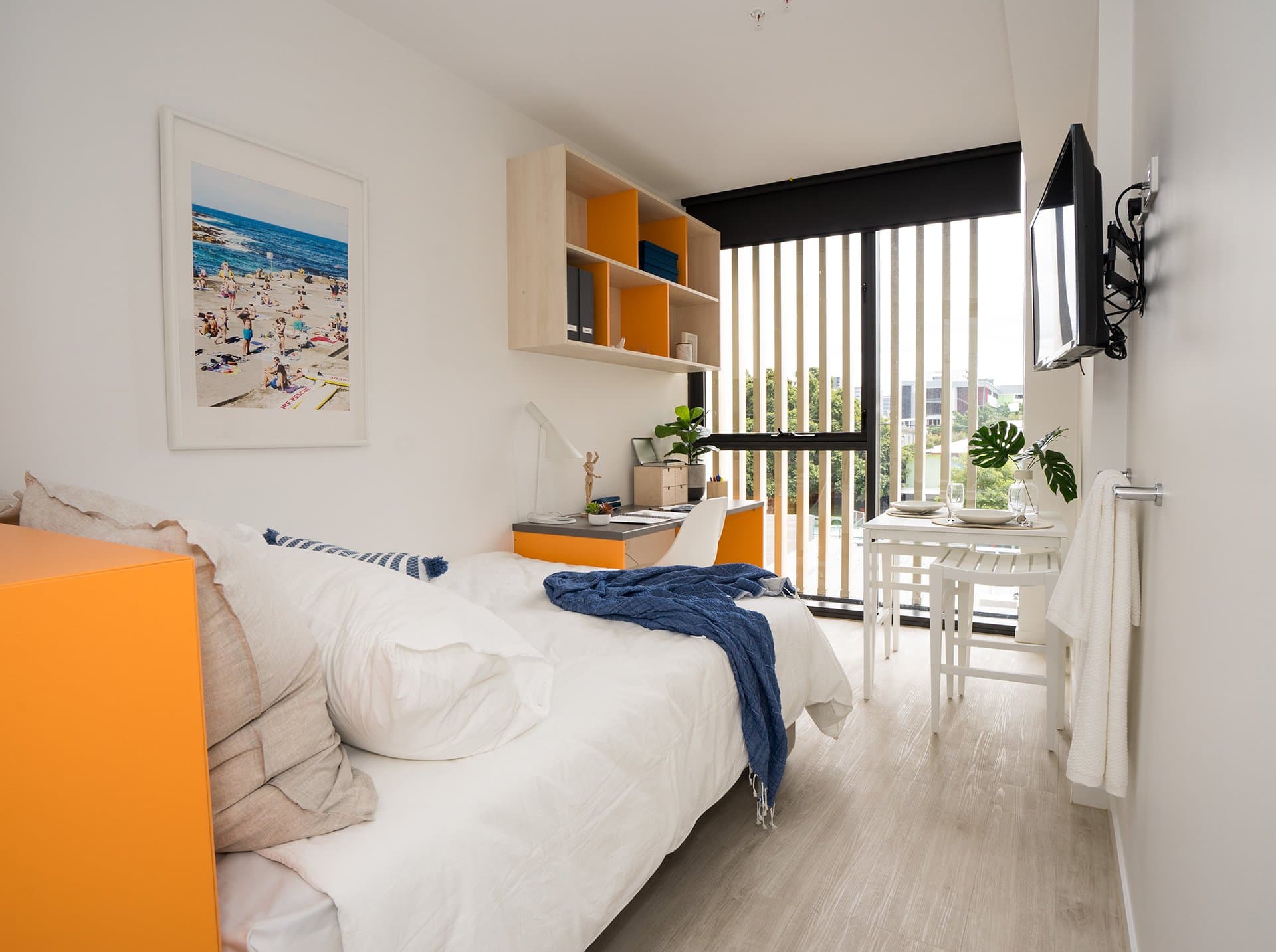 Double Bed With 2 Bed Apartment - 1