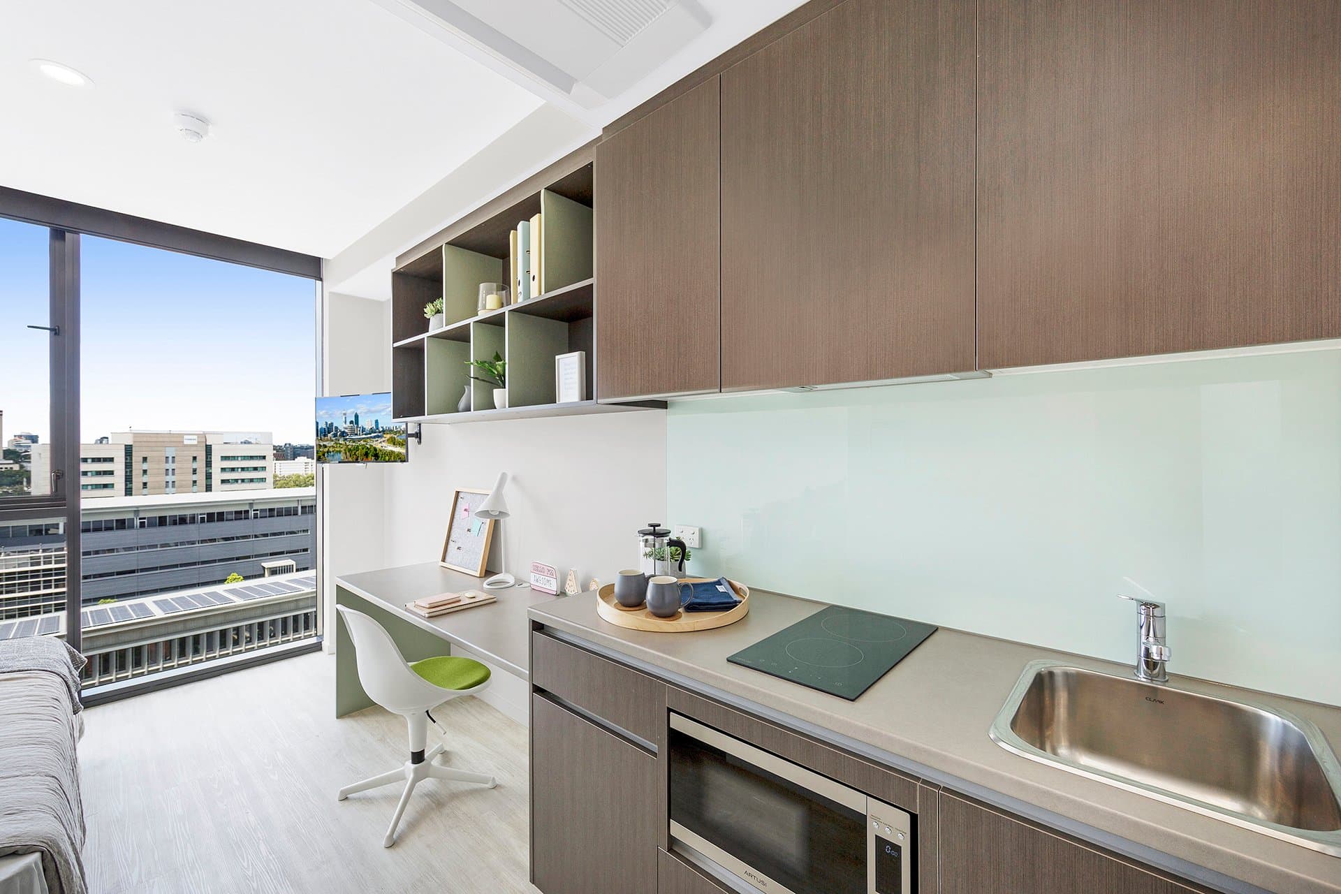 Signature Studio Apartment - King Single Bed With Premium View - 3