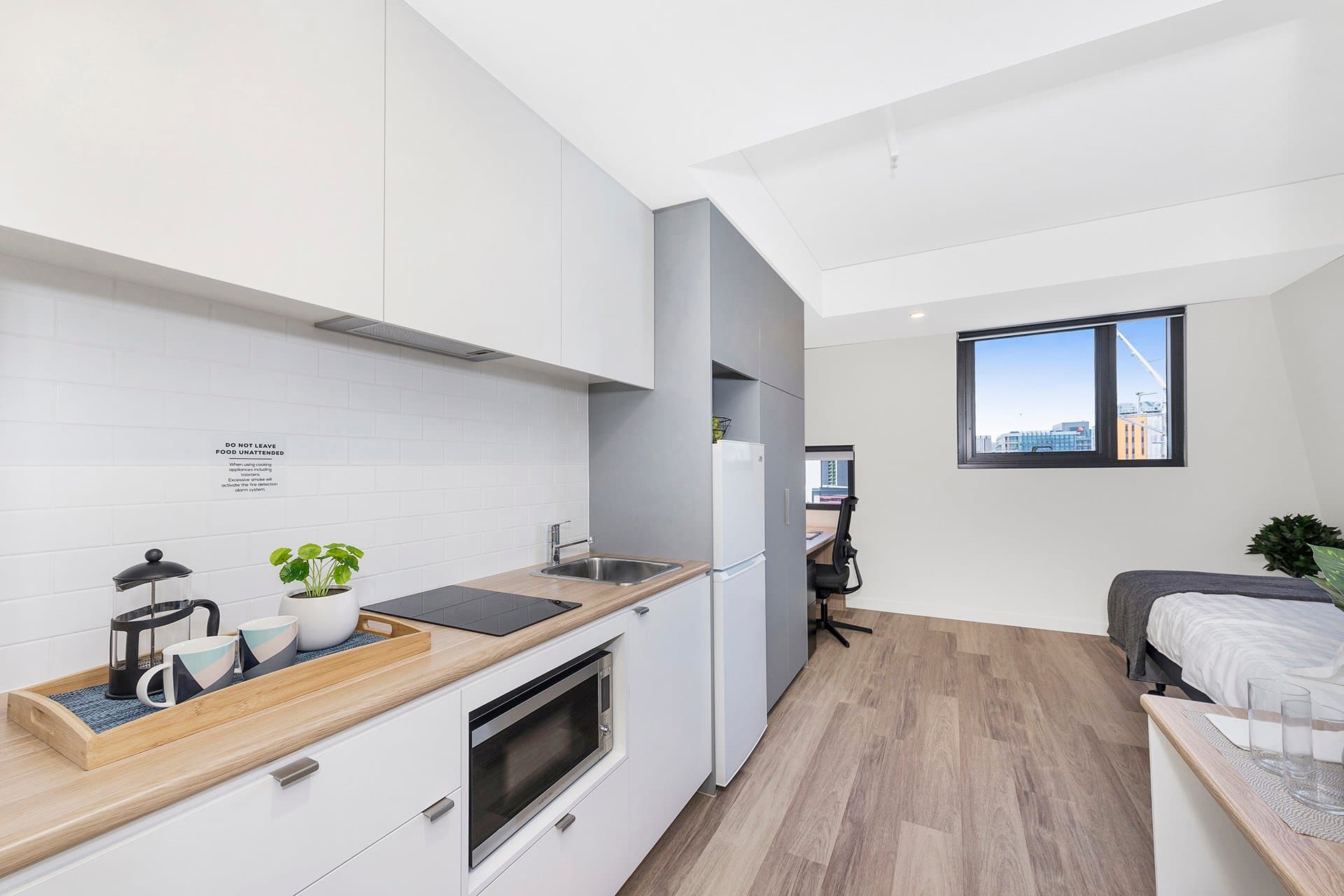 Ultra Studio Apartment - Queen Bed With Standard View - 5