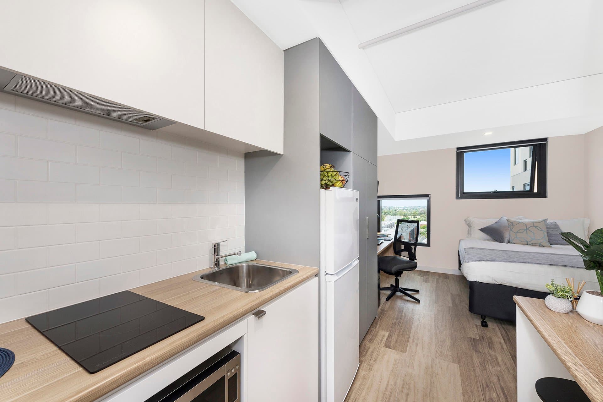 Signature Plus Studio Apartment - Queen Bed With Standard View - 6