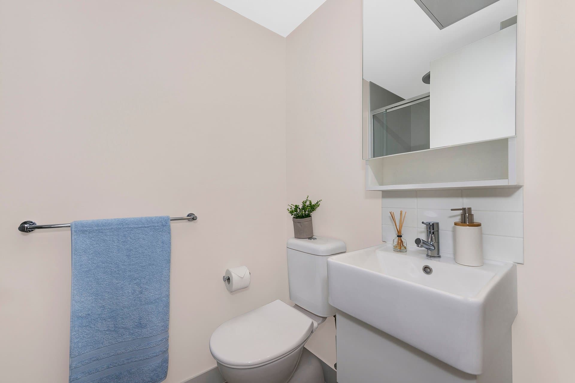 Signature Plus Studio Apartment - Queen Bed With Standard View - 10