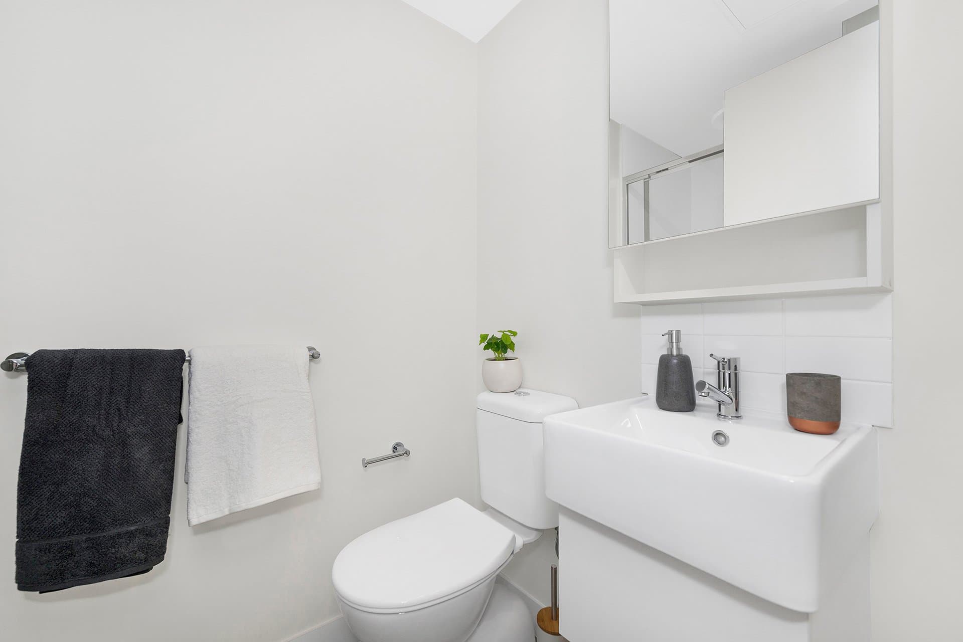 Signature Studio Apartment - Double Bed With Standard View - 8