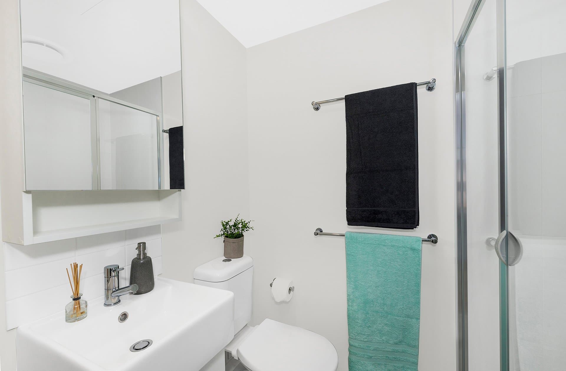 Ultra Twin Apartment - King Single Bed With Standard View - 9