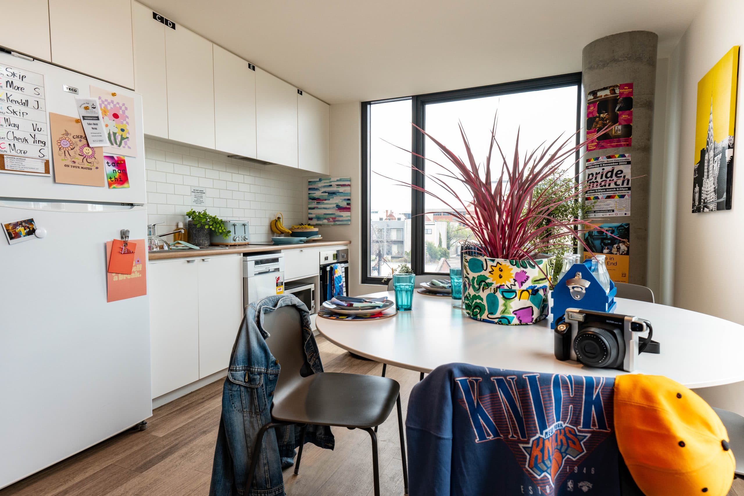 King Single Bed With 3 Bed Apartment With Ensuite - 13