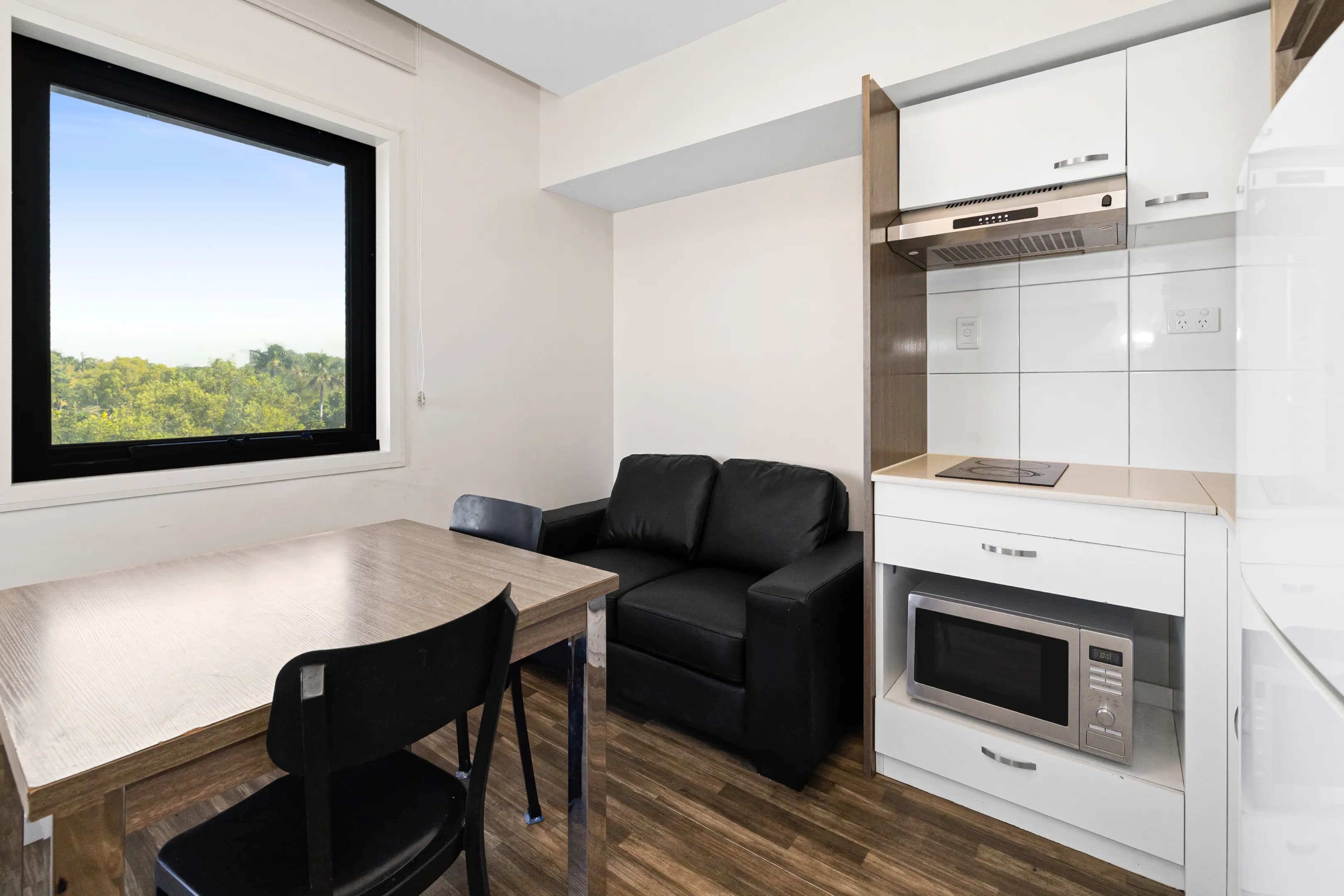 2 Bedroom Apartment With Balcony - 7