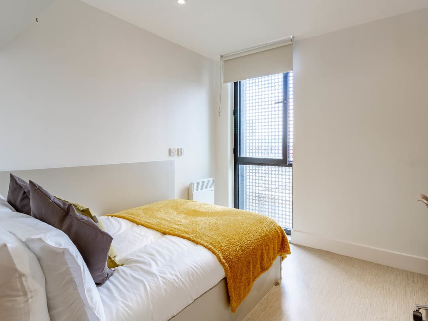Silver En Suite City View - 2
