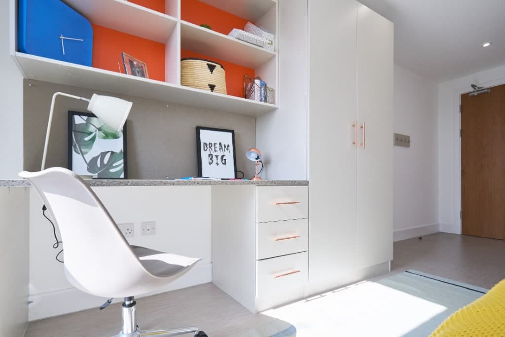 Premium En Suite City View - 3