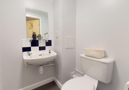 Silver En-Suite - 2