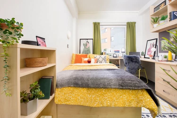 Large Standard Double En-Suite - 1