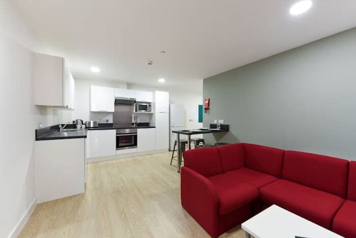 Two Bed Apartment Bronze (Shared) - 8