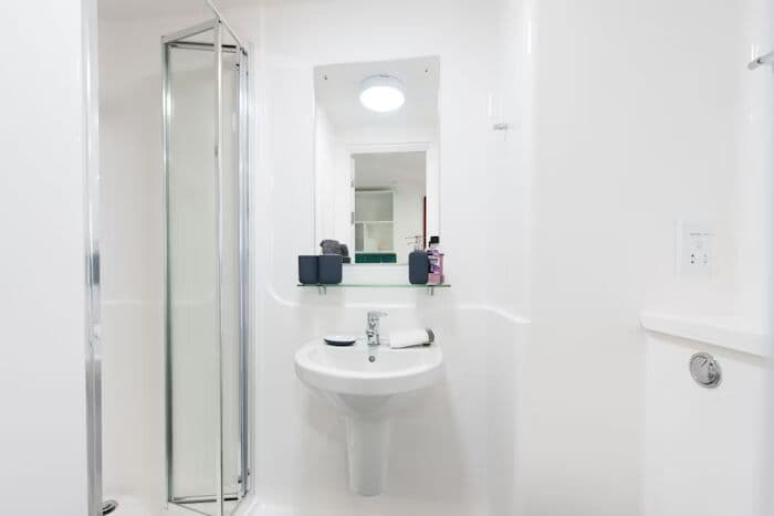 Two Bed Apartment Bronze (Shared) - 5