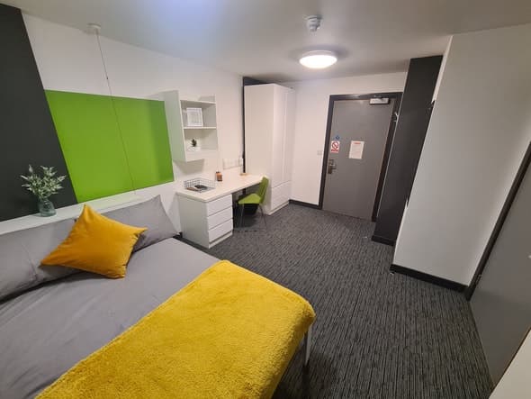 En-Suite Silver - 1