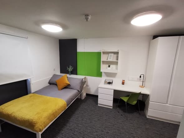En-Suite Silver - 3