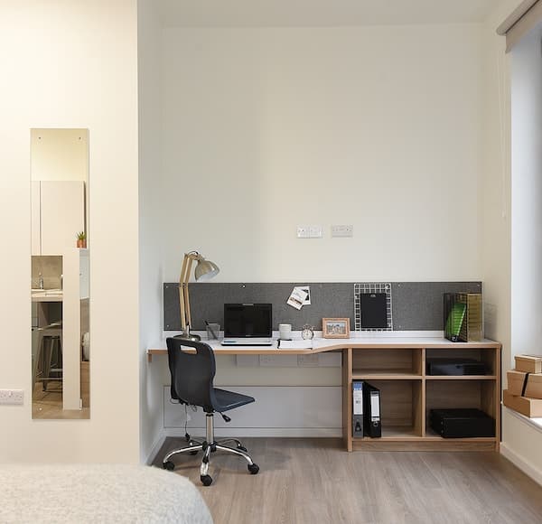 Studio Platinum - 5