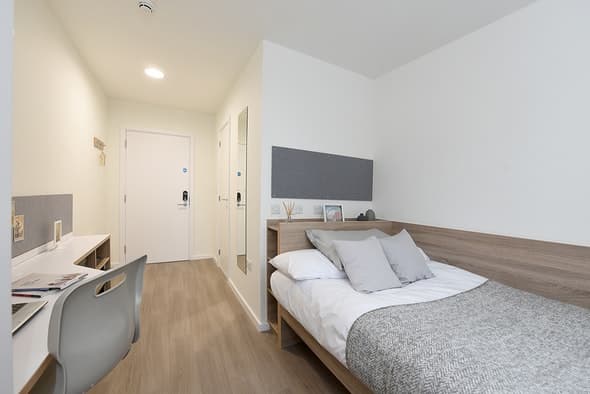 En-Suite Silver - 1