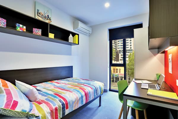 King Single Bed, 4 Bed Apartment With Ensuite - 4