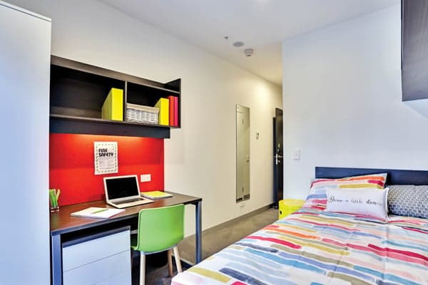 King Single Bed, 4 Bed Apartment With Ensuite - 5