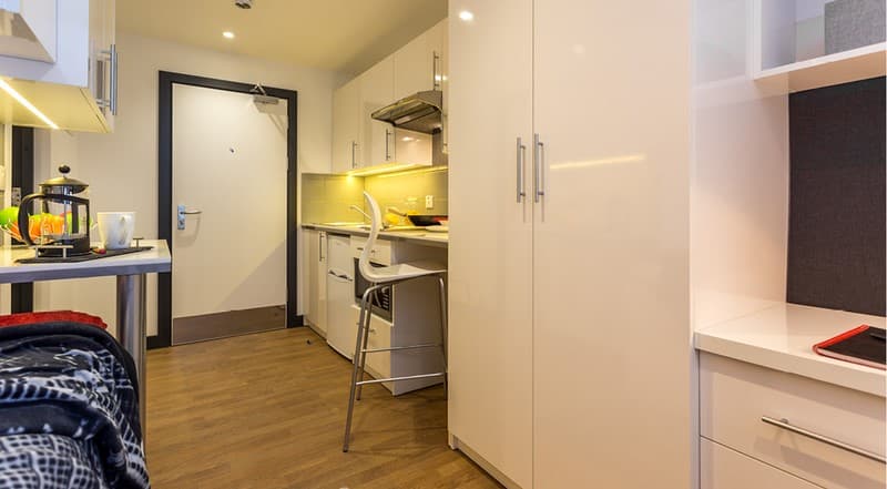 Studio London - 6