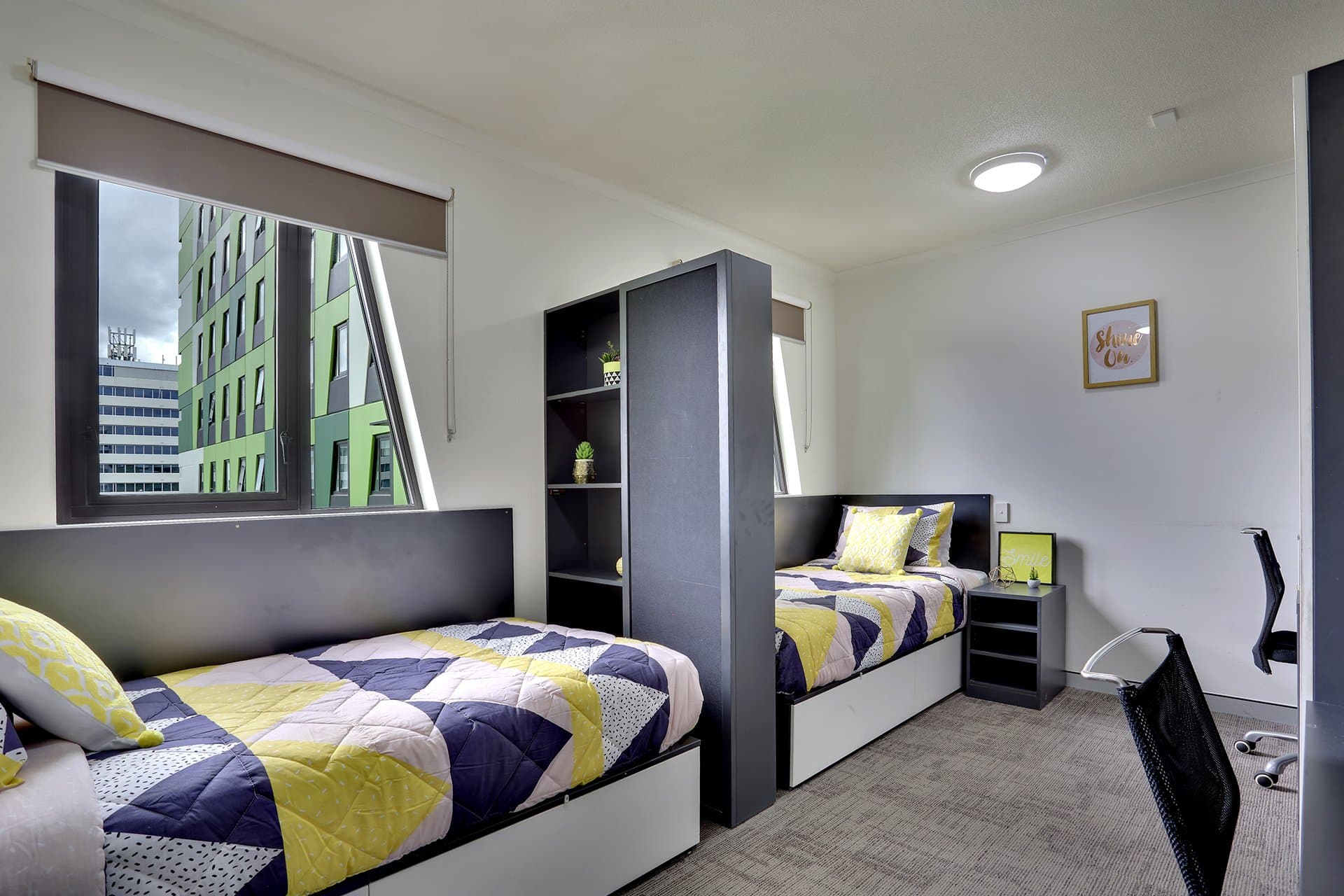 King Single Bed, Twin Room In 16 Bed Apartment - 3