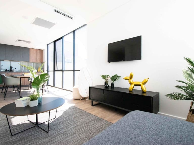 5 Bed Ensuite Apartment High Floor - 6