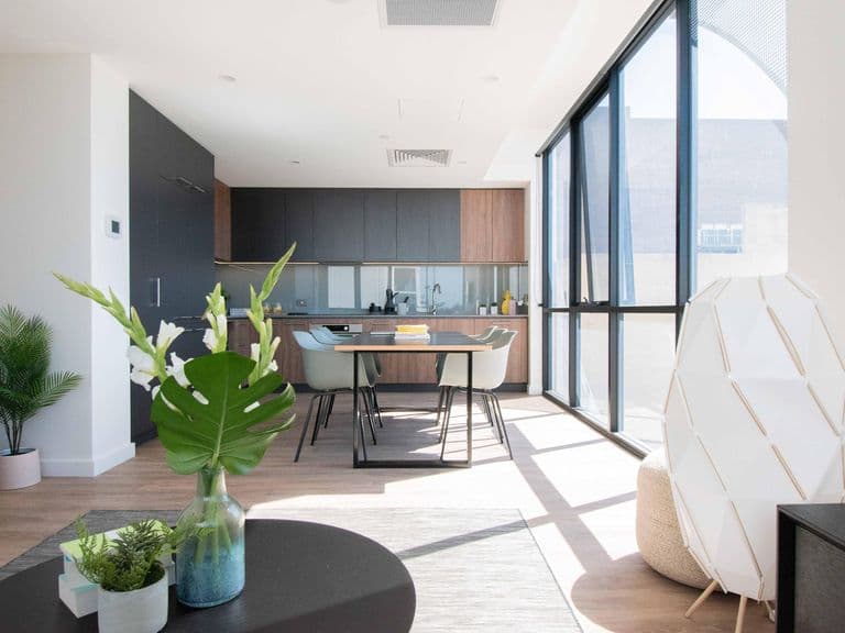 5 Bed Ensuite Apartment High Floor - 4