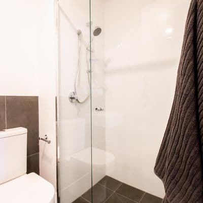 5 Bed Shared Apartment High Floor - 2