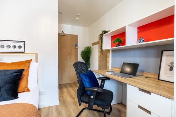 Silver En-Suite - 4