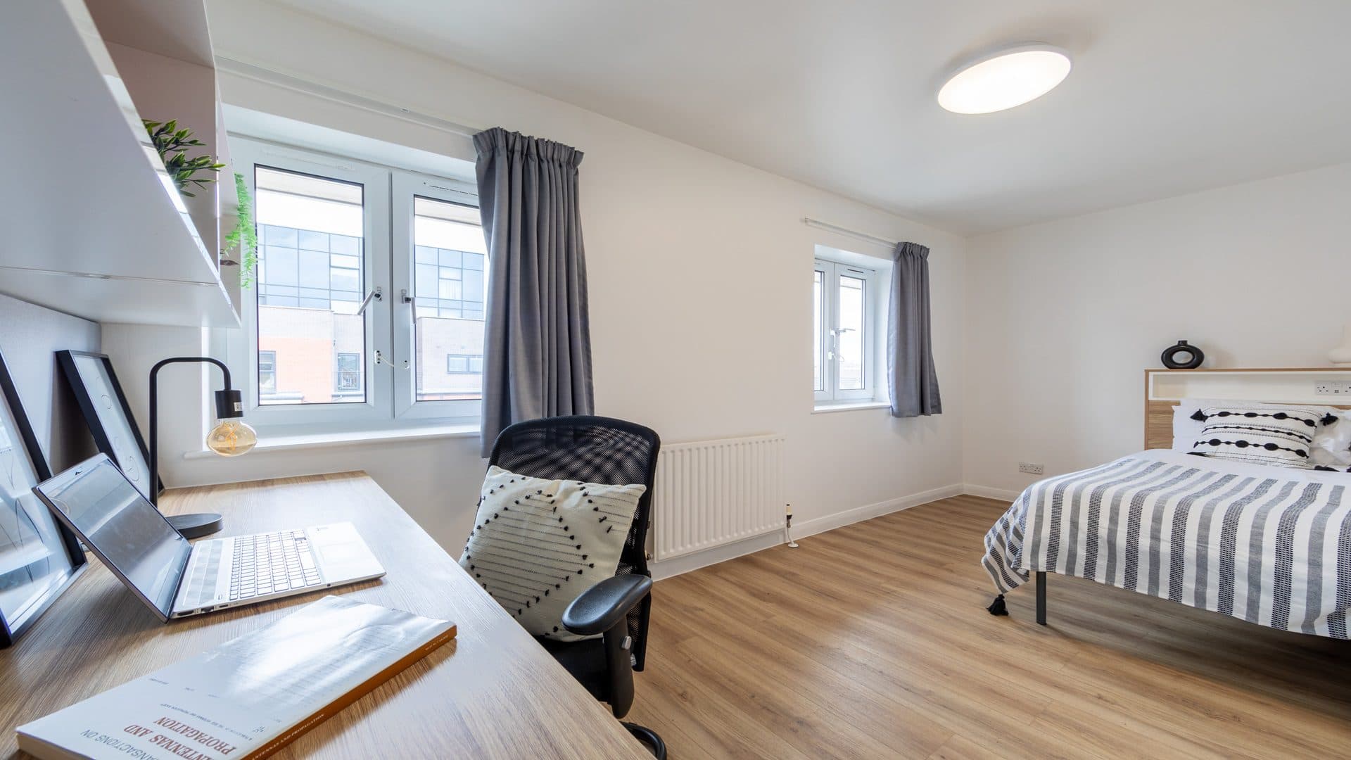 Gold En-Suite - 1