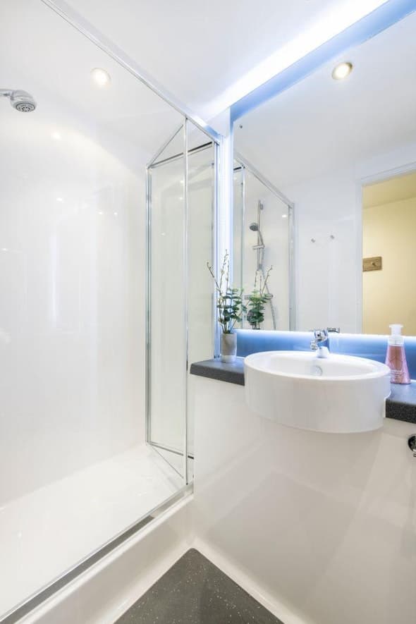 En-Suite Gold - 2