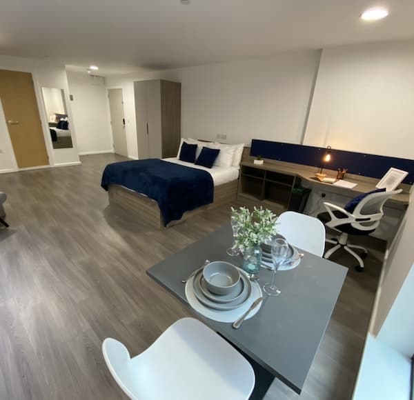 En-Suite Platinum - 1