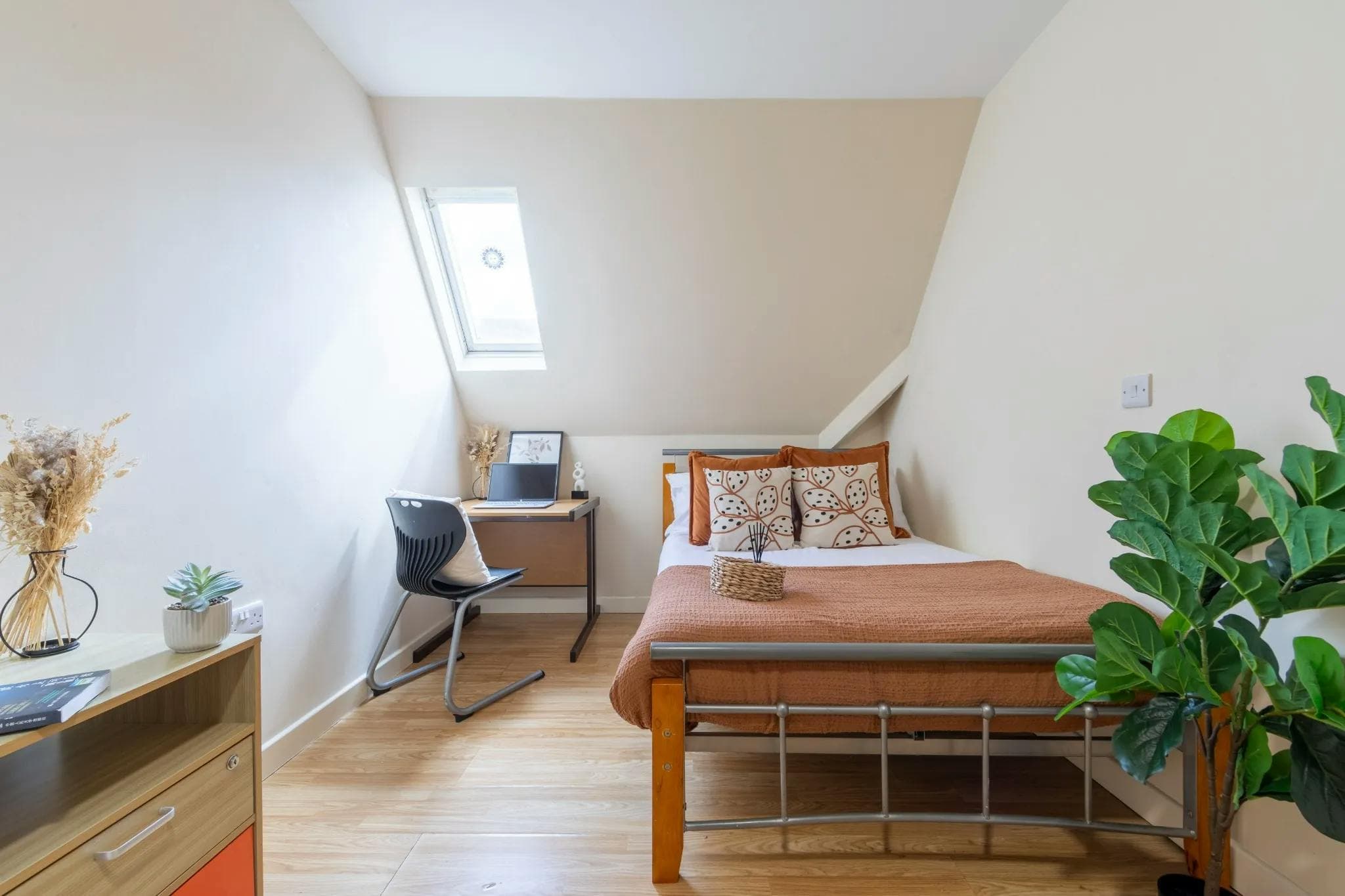 Silver En-Suite - 1