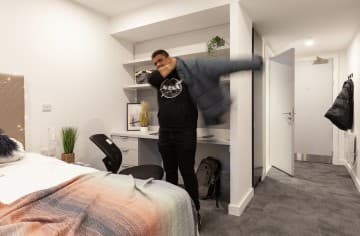 True Apartment - 6 Bed Apartment - 1