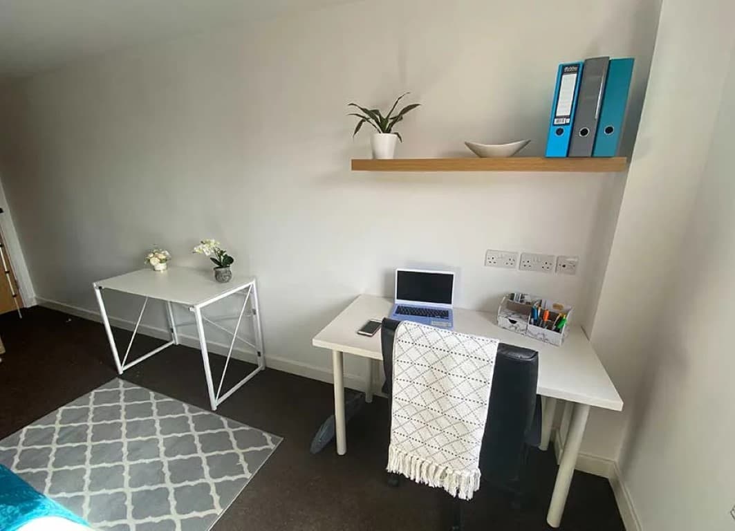 En-Suite Room - 8
