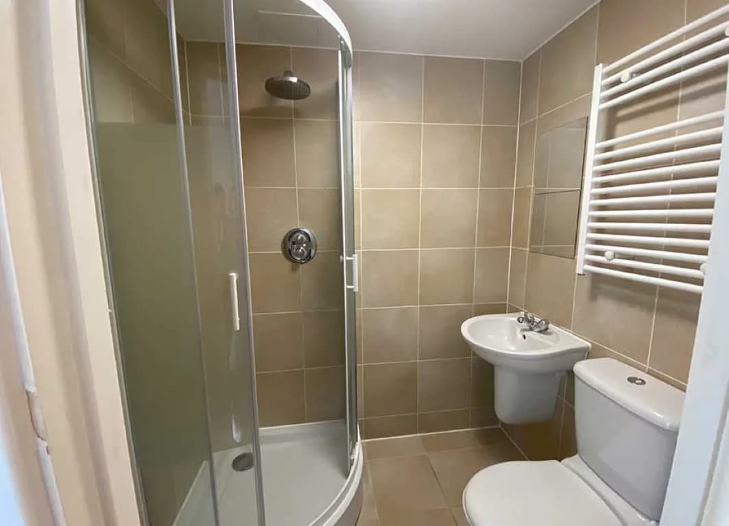 En-Suite Room - 10