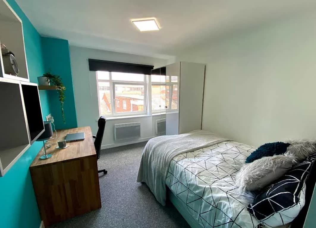 En-Suite (Superior) - 4