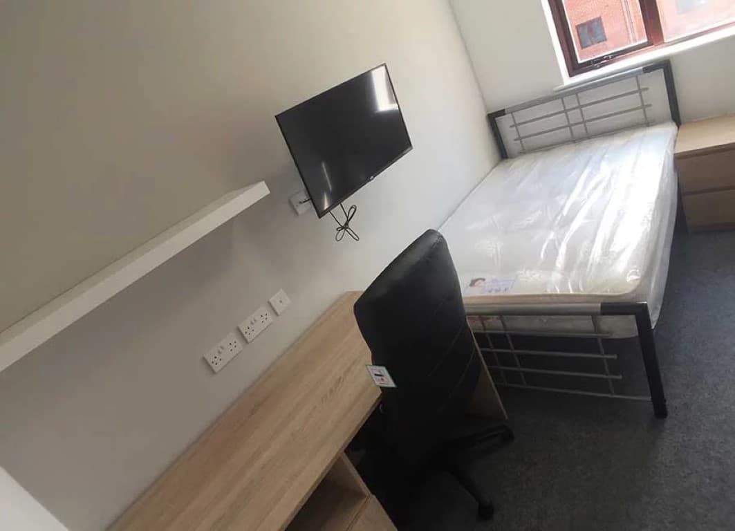 Standard En-Suite Rooms (Halls B) - 6